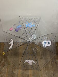 京都の絵画教室OWL美術研究所生徒作品
透明ビニール傘に描かれた絵
