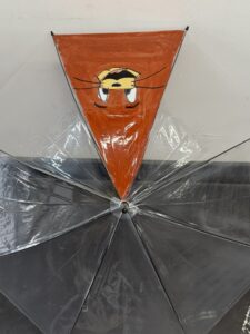 京都の絵画教室OWL美術研究所生徒作品
透明ビニール傘に描かれた絵