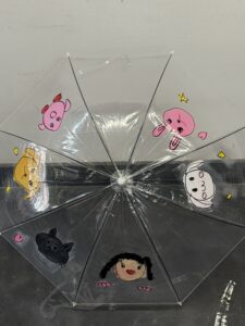 京都の絵画教室OWL美術研究所生徒作品
透明ビニール傘に描かれた絵