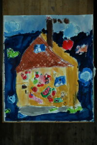 京都の絵画教室子供アトリエにて住みたい家というテーマで描いてもらった水彩画