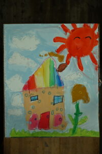 京都の絵画教室子供アトリエにて住みたい家というテーマで描いてもらった水彩画