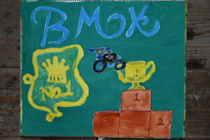 絵画教室OWL美術研究所の願い事をテーマにした子供アトリエ作品
BMXで一番